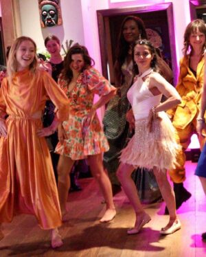 Amrita Acharia Instagram - We know how to throw a party @naomifayebattrick 💥 @hopperslondon delivered on the food and the vibes with the one and only Ravi @rvsounds for hands down the best night ever. Thanks @nadinemerabi for  gifting the best skirt to bust out some - if if do say so myself- EPIC dance moves - and can we just take a moment for the outrageous pearl details on the blazer..!
big thanks to @jemimashoots for capturing these special moments 🤗♥️