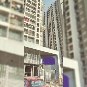 Amrita Dasgupta Instagram - When 22 yr old Amrita shifted to Mumbai she never thought she will ever be able to stay here.  It was a series of pgs , shared accomodations and a lot of roommates some of them have become such great friends. 
But finally it's my  house where i can stay alone.🌸🌸🌸🌸❤️
Here s to new beginnings
