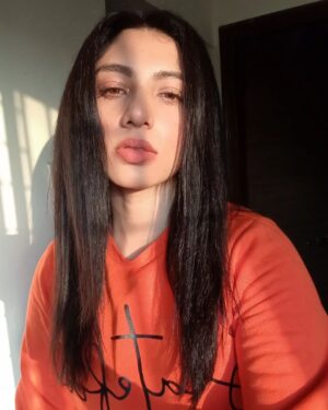 Amrita Dasgupta Instagram - Sunkissed 🧡
