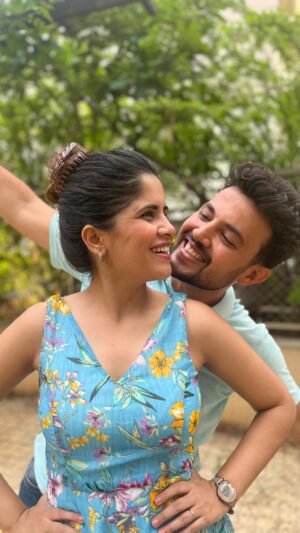 Amruta Deshmukh Instagram - Dance Vance on Ishq Vishq ! 💝 👩🏻‍❤️‍💋‍👨🏻
•
Best Wishes @nipundharmadhikari 😃🙌🏼