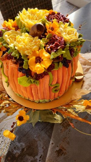 Amy Bouzaglo Instagram - #pumpkincake #pumpkincarving #fall