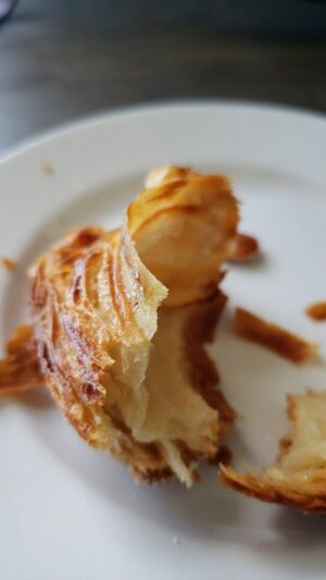 Amy Bouzaglo Instagram - #croissant #butter #meow #morningpastry
#pineappleupsidedowncake