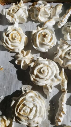Amy Bouzaglo Instagram - #meringue #roses #gold