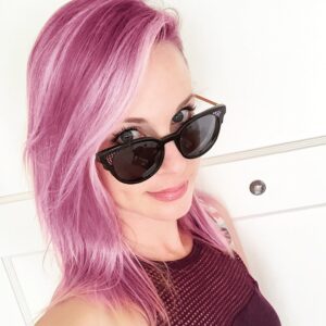 Amy Gumenick Instagram - “She views the world through rose colored glasses.” 🌹 #pinkhair #itspretend #but #shouldi