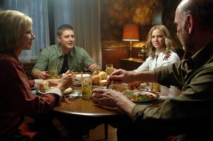 Amy Gumenick Instagram - May your #Thanksgiving be less awkward than ours! 🥧 #thankful #grateful #familydinner #throwbackthursday #supernatural #spnfamily @cw_supernatural