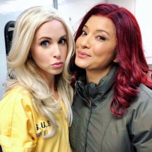 Amy Gumenick Instagram - Please join me in wishing @kellyhu a very #HAPPYBIRTHDAY!!! Somewhere, in an alternate #Arrowverse, #Cupid and #ChinaWhite stole each other’s hair. 🎂 @cw_arrow #bts #setlife