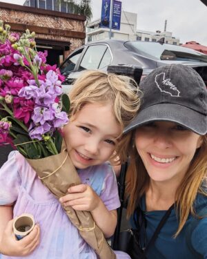 Amy Paffrath Instagram - SoCal living at its finest🪻🤌🏻
Fresh flowers, farm to table produce, having your own coin, art, theater. 

More of this please. Love navigating this ordinary, delightful and abundant life with you, Ember.