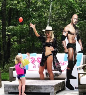 Amy Rutberg Instagram - A #tbt #memorialdayweekend with @therock . I miss our talks. #summer #bff #bae #therock