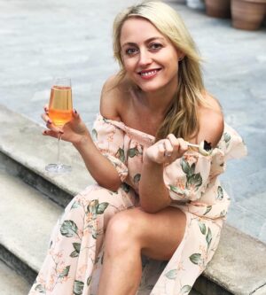 Amy Rutberg Instagram - Very Merry indeed. #merrychristmas #capetown #southafrica 🎄☀️🏖