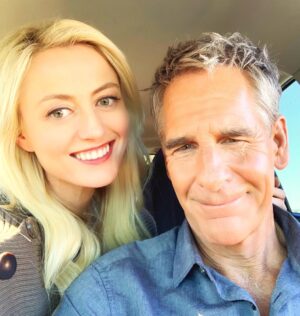 Amy Rutberg Instagram - How much did I annoy @scottbakula on our little road trip? Watch @ncisnola this Tuesday on @cbstv to find out. #ncis #ncisneworleans #nola #daredevil #distraction