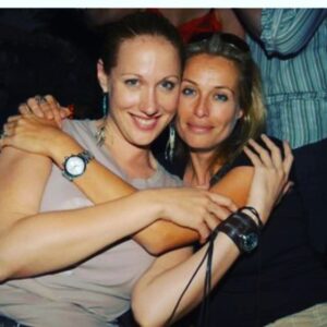 Amy Sacco Instagram - #SistersForEver ❤️💋🍾🙏🏻