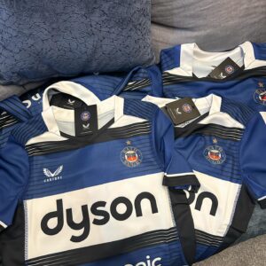 Amy Williams Instagram - Great fun taking the boys along to their first @bathrugby game this weekend, and to get the win against @officialgloucesterrugby @premrugby was a bonus 💪🏻. 

Great to see so many families watching the game and supporting their local team too 🙌🏻.

Amazing work by the ground staff getting the pitch ready, considering it was a lake only a few days before !

Proud Bath Support 🏉 💙🖤🤍.

#bathrugby #gallagherprem #BATvGLO