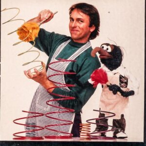 Amy Yasbeck Instagram - is it too late in the year for Spring cleaning? 
#JohnRitter #muppets @guyfgilchrist #gonzo