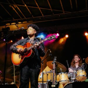 Amythyst Kiah Instagram - It was so good to be back at one of my favorite festivals, @bristolrhythm, this past weekend. In the spirit of keeping the party going, I'm excited to announce I'll be playing a solo show with my old pals in @49winchester at @etsumartinctr on December 16! Tickets on sale this Friday 9/15 at 10 AM. ✌🏾🎟️

📸: @sophieharrisphoto