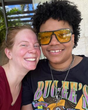 Amythyst Kiah Instagram - Great start to my work vacation with @theredheadpress @oliviatravels 🌈❤️