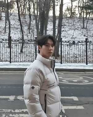 An Woo-yeon Instagram - #광고 #descente #데상트 #패딩