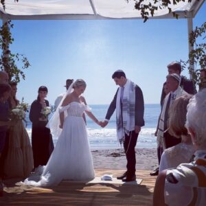Ana Alexander Instagram - Our gorgeous @lauren_wald has found her perfect partner and what a amazing team they are going to be 💞💞.. sooo happyi got to share it with you guys and your super cool family 💗 Mazel tov !!
.
.
.
.
.
#love #marriage #santabarbara #mazaltov #bride #wedding #joy