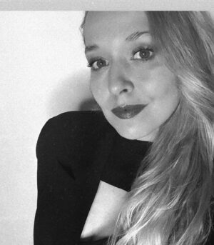 Ana Brinca Instagram - Fotos de hoje 📸
.
.
.
.
.
.
#out #lisboa #dinner #dinnerlisboa #lisbon #black #chiaraferragnimakeup #jantar #jantares
