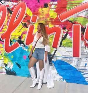 Ana Brinca Instagram - Rock in Rio . Ontem foi para valer e até ao final 🩵🎸😌
.
.
.
.
.
.
.
.
#zaraoutfit #festival #outfitfestival #rockinrio2024 #rockmusic #musicfestival