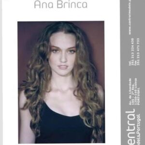 Ana Brinca Instagram - Onde tudo começou e nunca desisti! Naquela altura havia regras para entrar numa agência , medidas e altura! Consegui com muita resiliência. Esta foi uma das minhas lutas vencidas. Consegui o meu primeiro trabalho de publicidade aos 18 anos com a  Superbock , que passava também nos cinemas! Foi a minha primeira publicidade e a marca com que mais trabalhei , porque entretanto fiz outras ❤️ 
.
.
.
.
.
.
.
.
.
.
.
.
#centralmodels #ondetudocomeçou #actress #atriz #anabrinca #begin #dream #dreamscometrue