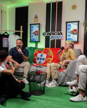 Ana Correia Instagram - Foram demasiadas emoções no jogo de @portugal no Garcia Lounge @thegarciap_ 
@diogomcosta99 deixo-te fazeres-me um filho

📸: @rubengameiro_

#portugal #euro2024 #twitch #live
