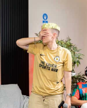 Ana Correia Instagram - Foram demasiadas emoções no jogo de @portugal no Garcia Lounge @thegarciap_ 
@diogomcosta99 deixo-te fazeres-me um filho

📸: @rubengameiro_

#portugal #euro2024 #twitch #live