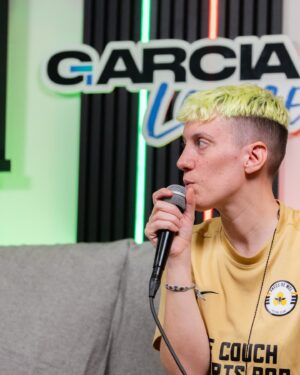 Ana Correia Instagram - Foram demasiadas emoções no jogo de @portugal no Garcia Lounge @thegarciap_ 
@diogomcosta99 deixo-te fazeres-me um filho

📸: @rubengameiro_

#portugal #euro2024 #twitch #live