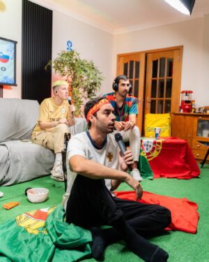 Ana Correia Instagram - Foram demasiadas emoções no jogo de @portugal no Garcia Lounge @thegarciap_ 
@diogomcosta99 deixo-te fazeres-me um filho

📸: @rubengameiro_

#portugal #euro2024 #twitch #live