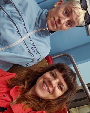 Ana Correia Instagram - Pensei em ser muitas coisas quando era pequena, mas nunca pensei que me iria tornar num comboio da cp ou do metro. 🚃🚃🚃

Not a sponsored post. Infelizmente. @cp_comboiosdeportugal paga-me o passe. Por favor 🥲