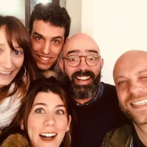 Ana Markl Instagram - Estou em 9 dos 30 anos da @antena3rtp. Que anos intensos e belos. Parabéns à minha rádio! 📻🎤🎧🎶

1) Eu a trabalhar no saudoso festival que mais alegrias me deu, Milhões de Festa.

2) A despedida da @joanamarquespic das Manhãs,, ainda com o @sirandresantos, @luis_f_s_oliveira e a @ineslopesgoncalves.

3) E depois chegou o @hugovanderding!

4) Às tantas, éramos 3 na 3: com o @tiago_ribeiro_ti, esta inesquecível trindade nada santíssima (uma trindade quadrilátera com o @umgajoquesimsenhor)

5) Lembram-se de quando eu lia o trânsito?

6) Voz de Cama, a missão mais linda ao lado da @taniiagraca.

7) Muitos de nós num jantar de Natal (e fica por mencionar muita gente espectacular e importante nesta história). 
Aproveitando para parabenizar o xor director @nuno____reis

8) Camaradas do Precisamos de Falar - @rmabreu @luis_f_s_oliveira, @nunogalopim - e o então senhor ministro.

9) Abracinho bom do @tiago_ribeiro_ti 

10) Abracinho bom da @joanagama

Tanto mais há para contar e mais haverá.

❤️
