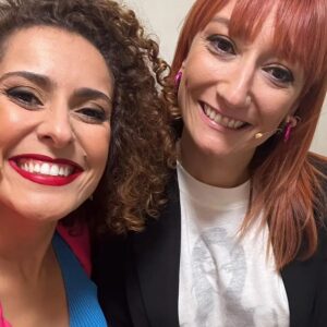 Ana Markl Instagram - Estou em 9 dos 30 anos da @antena3rtp. Que anos intensos e belos. Parabéns à minha rádio! 📻🎤🎧🎶

1) Eu a trabalhar no saudoso festival que mais alegrias me deu, Milhões de Festa.

2) A despedida da @joanamarquespic das Manhãs,, ainda com o @sirandresantos, @luis_f_s_oliveira e a @ineslopesgoncalves.

3) E depois chegou o @hugovanderding!

4) Às tantas, éramos 3 na 3: com o @tiago_ribeiro_ti, esta inesquecível trindade nada santíssima (uma trindade quadrilátera com o @umgajoquesimsenhor)

5) Lembram-se de quando eu lia o trânsito?

6) Voz de Cama, a missão mais linda ao lado da @taniiagraca.

7) Muitos de nós num jantar de Natal (e fica por mencionar muita gente espectacular e importante nesta história). 
Aproveitando para parabenizar o xor director @nuno____reis

8) Camaradas do Precisamos de Falar - @rmabreu @luis_f_s_oliveira, @nunogalopim - e o então senhor ministro.

9) Abracinho bom do @tiago_ribeiro_ti 

10) Abracinho bom da @joanagama

Tanto mais há para contar e mais haverá.

❤️