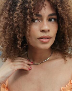 Ana Sofia Martins Instagram - 🔸️🔶️🔸️🔶️🔸️🔶️
Dress: @hardingegeorgia 
Jewelry: @mateolisbon @mateonewyork
Glam: @elodiefiuza
