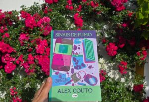 Ana Sofia Martins Instagram - SINAIS DE FUMO by @escritorfamoso #currentlyreading 📚