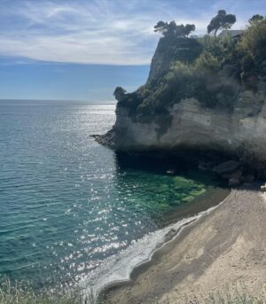 Ana Tapajós Instagram - a little bit more of Ischia island 🇮🇹