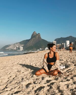 Ana Tapajós Instagram - Vivi minha vida inteira de Rio em 10 dias hahaha 
Amo tanto vcs