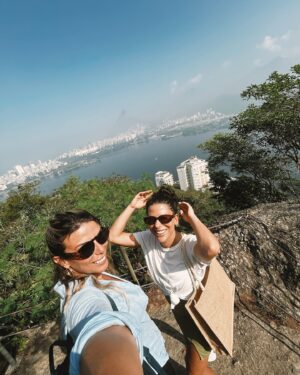 Ana Tapajós Instagram - Vivi minha vida inteira de Rio em 10 dias hahaha 
Amo tanto vcs