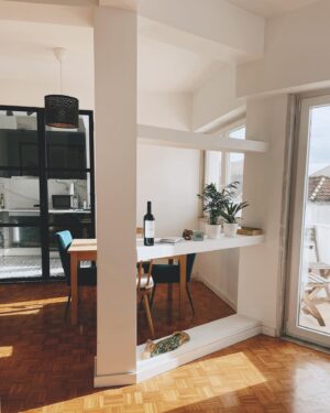 Ana Tapajós Instagram - When a ex digital nomad finally find a house hahahaha
A última foto é a melhor “que se foda 2020” kkkkk
