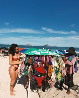 Ana Tapajós Instagram - Rio de Janeiro sendo Rio de Janeiro. Intenso porém cheio de beleza e amor. ♥️