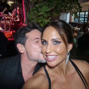 Ana de Caro Instagram - Amor por la música es nuestro denominador común. Compañeros y grandes personas!!! @daviddemaria sabes que te adoro 🫶

@copemarbella 💙