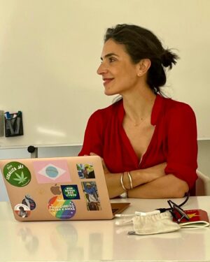 Anabela Mota Ribeiro Instagram - Cara de prof que tem o privilégio de dar uma aula aos alunos da Princeton University (os 50 anos de Abril a partir d’ Os Filhos da Madrugada), cita Sophia e Nenny, fala do FeLiCidade e ainda acaba a tarde a lanchar com a Nicola Cooney e a Andréa Melloni.