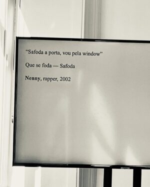 Anabela Mota Ribeiro Instagram - Cara de prof que tem o privilégio de dar uma aula aos alunos da Princeton University (os 50 anos de Abril a partir d’ Os Filhos da Madrugada), cita Sophia e Nenny, fala do FeLiCidade e ainda acaba a tarde a lanchar com a Nicola Cooney e a Andréa Melloni.