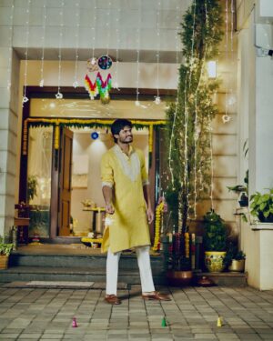 Anand Deverakonda Instagram - Diwali 2023 🪔💥

📸 @oila_studios_
Styled by @harmann_kaur_2.0 
Outfit @anushreereddydesign