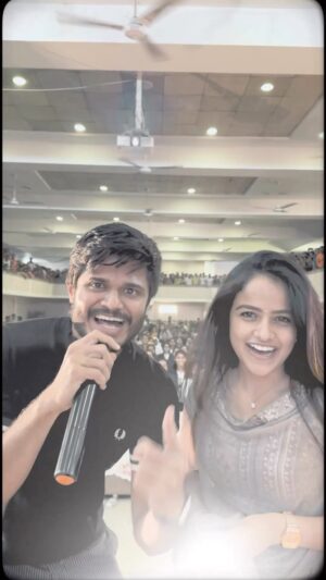 Anand Deverakonda Instagram - It was our pleasure to interact with some brilliant students of RBVRR Women’s college, Hyderabad. 
Amazing energy and reactions to our movie, Baby teaser and first song 🔥 It was lovely seeing you all and looking forward to meet you all in theatres soon. 

This college is special and close to my mom’s heart. She taught soft skills to Business Management students a few years back. It was special to see them receiving my mom with some warmth, love and affection. ❤️

#babythemovie 

@sairazesh @virajashwinjarajapu @sknonline @dheerajmogilineni @massmoviemakers