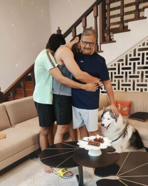 Anand Deverakonda Instagram - Happy Birthday, my big man! ❤️

Fortunate to have the best living example to learn from!! 

Can learn resilience from him 
Can learn discipline and confidence from him 
Can learn to be real and honest from him 
And much much more. 

“Comebacks are always stronger & better than the setbacks” 

@thedeverakonda ❤️🤩