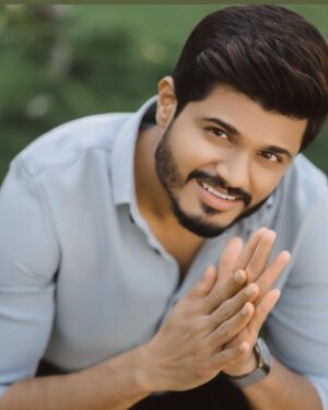 Anand Deverakonda Instagram - Chin up. 

#iykyk