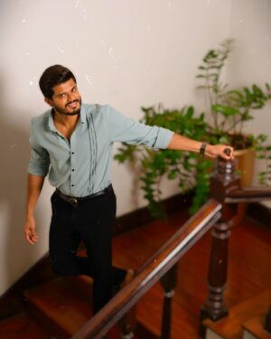 Anand Deverakonda Instagram - various stages of trying to pose for a picture. 

Outfit: @suvi.couture @deviparuchuri 
📸: @oila_studios_