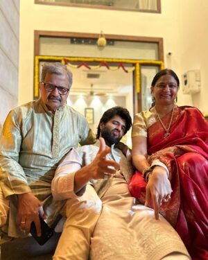 Anand Deverakonda Instagram - Birthdayyyy boyyy! ❤️
This year, we move! 🤘❤️‍🔥
@thedeverakonda
