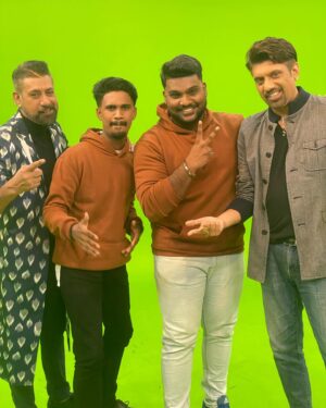 Anand Rajaram Instagram - The boys from 09600 and 68100 have done it again!
From En Rathi to Irulin Mazhai, we’ve hit a significant milestone! And now we set the stage on fire!🔥

Grateful for those who stood by me from day one till now! From the bottom of my heart, thank you! This journey is our shared triumph, and I’m deeply appreciative of each and every one of you🤎

Special thanks to @chill_with_kums , @aanantha_rajaram & @ram_raaga for having us in the show!🫶🏻🤎

#astrosaravedi #saravedinight #astro #irulinmazhai #thirulm #vikneshwar