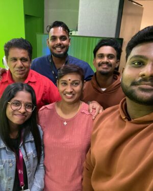 Anand Rajaram Instagram - The boys from 09600 and 68100 have done it again!
From En Rathi to Irulin Mazhai, we’ve hit a significant milestone! And now we set the stage on fire!🔥

Grateful for those who stood by me from day one till now! From the bottom of my heart, thank you! This journey is our shared triumph, and I’m deeply appreciative of each and every one of you🤎

Special thanks to @chill_with_kums , @aanantha_rajaram & @ram_raaga for having us in the show!🫶🏻🤎

#astrosaravedi #saravedinight #astro #irulinmazhai #thirulm #vikneshwar