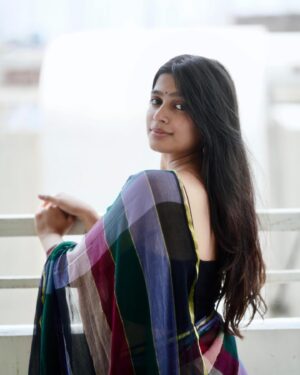 Ananthika Sanilkumar Instagram - checkered chic 🙂‍↔️🩷
:
:
@rohitnagsai 📸
@srikrupa.saggam